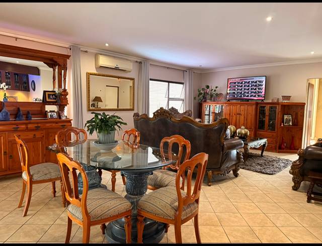 3 BEDROOM TOWNHOUSE FOR SALE IN SAFARI GARDENS